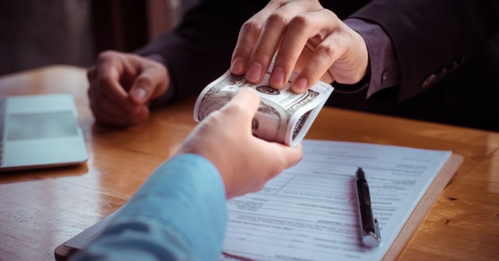 ทำความรู้จักคดีฉ้อโกงคืออะไร มีเรื่องอะไรที่ควรทราบเกี่ยวกับคดีฉ้อโกงบ้าง